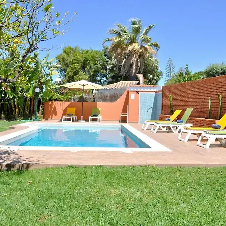 Villa In A Quiet Area With Private Pool Near The Golf Courses And The Marina Vilamoura