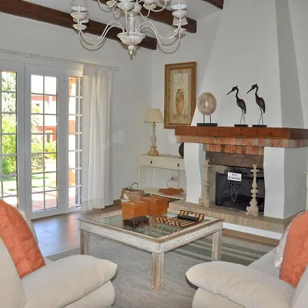 In A Quiet Area With Private Pool Near The Golf Courses And The Marina * Vilamoura