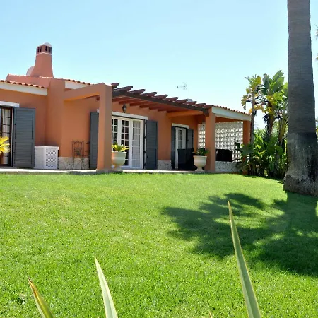 Villa In A Quiet Area With Private Pool Near The Golf Courses And The Marina Vilamoura